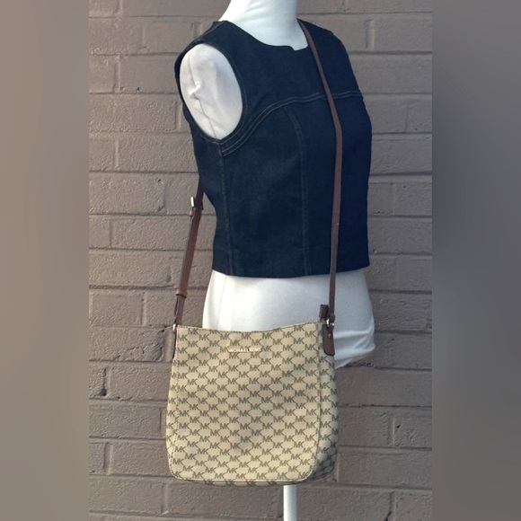 Michael Kors NWT crossbody bag - Picture 1 of 16